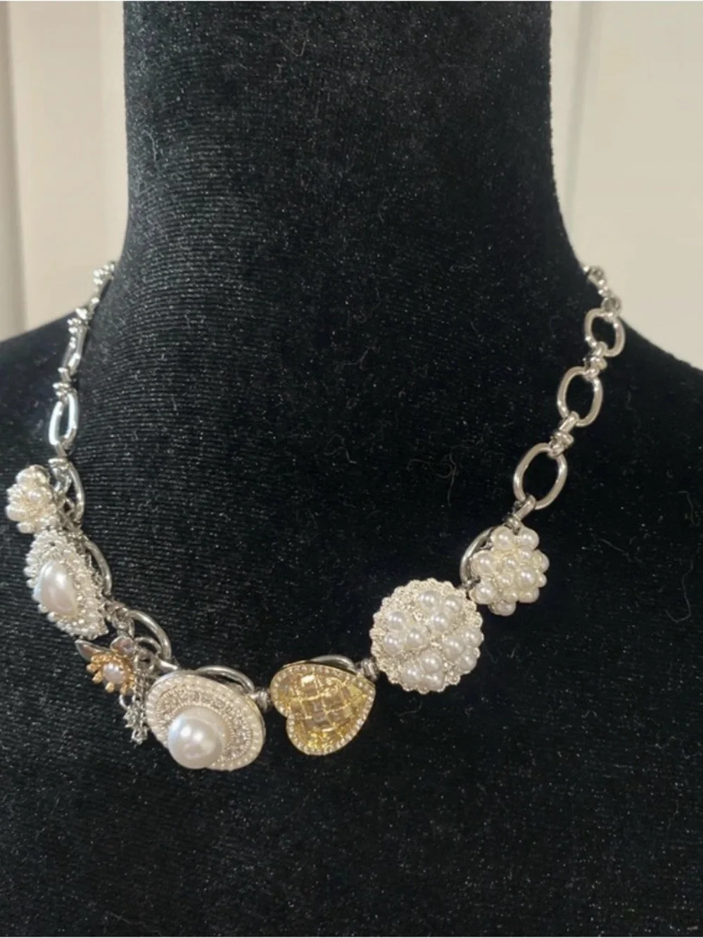 Pearl Cluster Statement Necklace/Choker - Silver & Gold